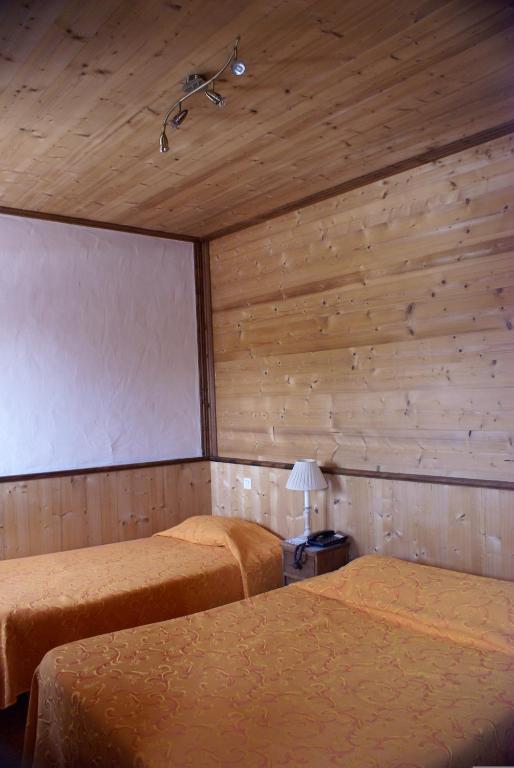 ホテル Le Relais De L'Abbaye トゥールニュ 部屋 写真