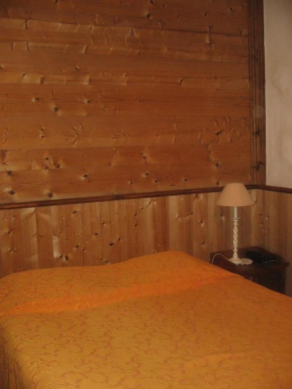 ホテル Le Relais De L'Abbaye トゥールニュ 部屋 写真