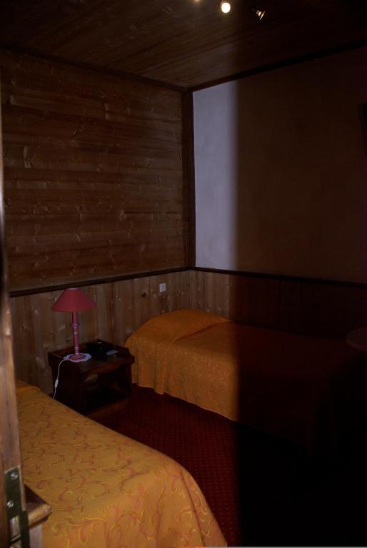 ホテル Le Relais De L'Abbaye トゥールニュ エクステリア 写真