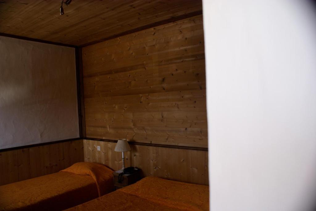 ホテル Le Relais De L'Abbaye トゥールニュ エクステリア 写真