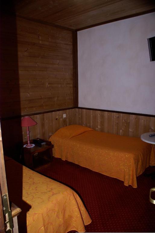 ホテル Le Relais De L'Abbaye トゥールニュ 部屋 写真