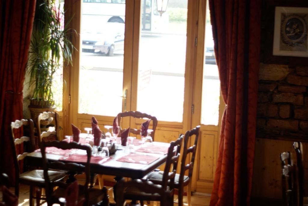 ホテル Le Relais De L'Abbaye トゥールニュ エクステリア 写真