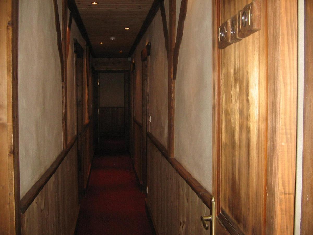 ホテル Le Relais De L'Abbaye トゥールニュ エクステリア 写真